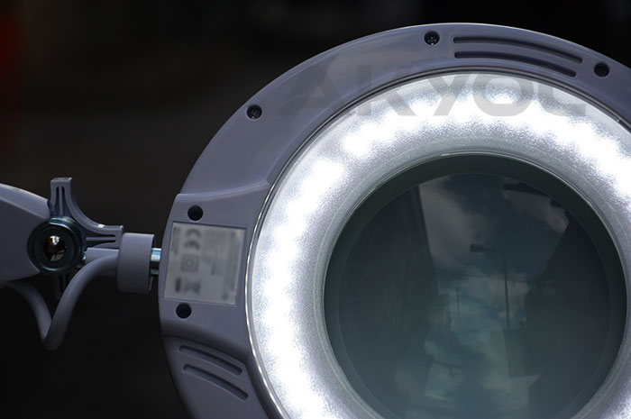 6017-8 led ışıklı büyüteç